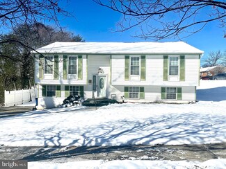 7921 Legation Rd, New Carrollton, MD 20784