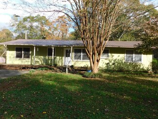 217 River Bend Dr, Ocoee, TN 37361
