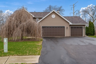 214 Heeren Dr, Winnebago, IL 61088