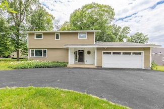 117 Treeland Cir, Syracuse, NY 13219