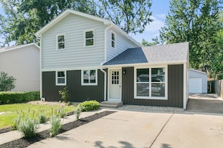 411 N Lakeshore Dr, Mundelein, IL 60060