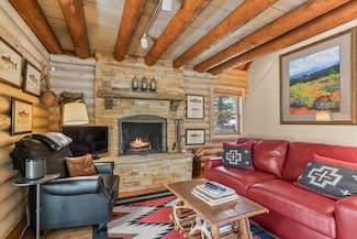 17 Tres Lagunas Rd, Tererro, NM 87573