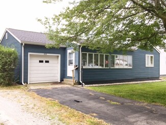 414 W Elm St, Flora, IN 46929