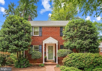 6105 Brook Dr, Falls Church, VA 22044