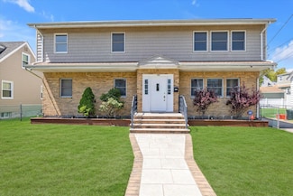 240 Keller Ave, Elmont, NY 11003