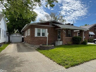 805 S 15th St, Centerville, IA 52544