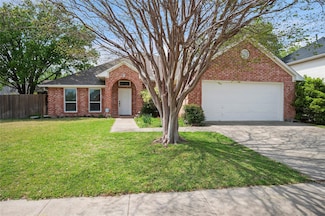 6101 Pebble Creek Dr, North Richland Hills, TX 76180