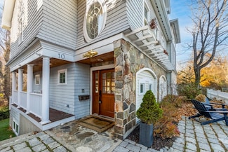 10 Risley Rd, Marblehead, MA 01945