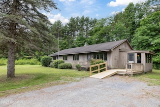 12 Monte Vista Dr, Warrensburg, NY 12885