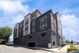 401 E Central Blvd Unit 3B, Palisades Park, NJ 07650
