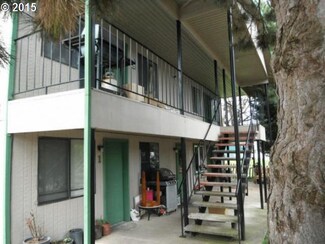 406 1st St, Gaston, OR 97119