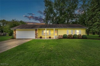 12041 Woodridge Dr, North Royalton, OH 44133