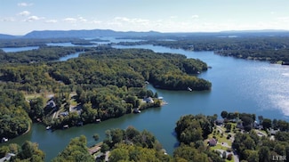 102 Woodley Rd, Moneta, VA 24121