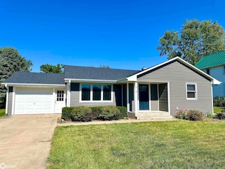 1615 9th Ave, Grinnell, IA 50112