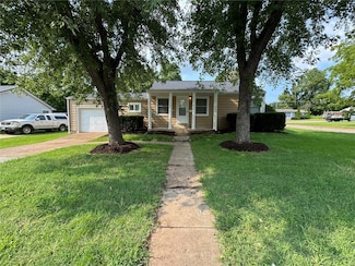 603 Yale St, Farmington, MO 63640