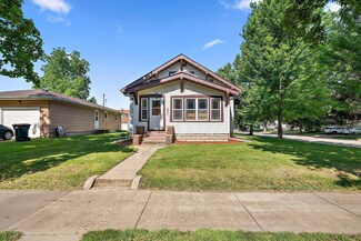 521 4th St, Gaylord, MN 55334