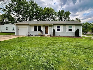13712 12th St, Grandview, MO 64030