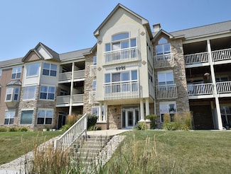 6995 S Riverwood Blvd Unit S209, Franklin, WI 53132