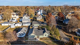 201 W Delavan St, New Holland, IL 62671