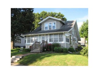 1407 11th Ave, Belle Plaine, IA 52208