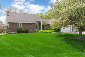 808 Hill Ridge Dr, Lisbon, IA 52253