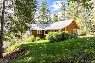 13 Sunflower Ln, Winthrop, WA 98862