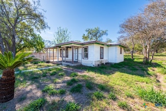210 S Monterey St, Smiley, TX 78159