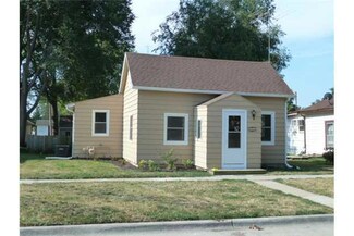 1507 Estella St, Perry, IA 50220
