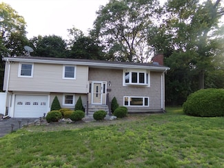 28 Inverness Rd, Norwood, MA 02062
