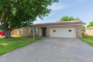5621 Granada Dr, Amarillo, TX 79109