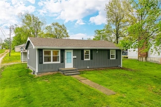 411 S Mead St, Cameron, MO 64429