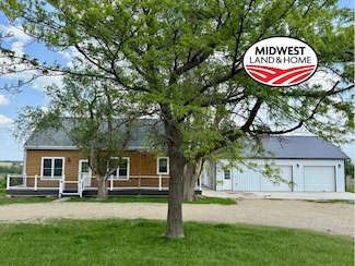 1702 2nd Rd, Waterville, KS 66548