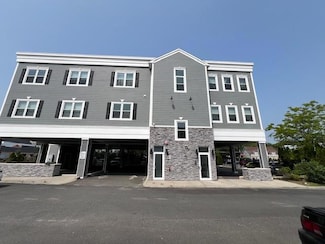 40 Division St Unit 2A, Farmingdale, NY 11735