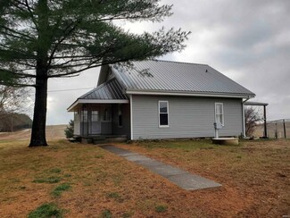 5786 S Christmas Rd, Vincennes, IN 47591
