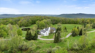 89 Jaquith Rd, Londonderry, VT 05148