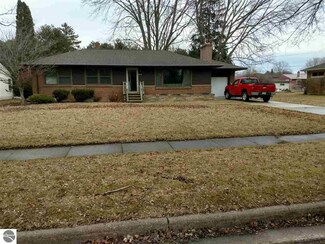209 S Grove St, Standish, MI 48658