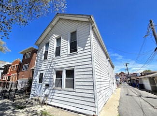 2631 S Shields Ave, Chicago, IL 60616