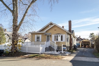 34 Glendale Ave, Peabody, MA 01960