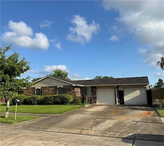 5037 Woodcrest Dr, Marrero, LA 70072
