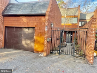 14 Malibu Ct, Towson, MD 21204