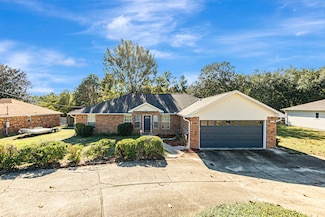 1315 Jefferyscot Dr, Crestview, FL 32536