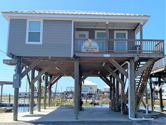 111 Rush Ln, Grand Isle, LA 70358