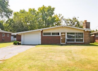 702 Valley Dr, East Alton, IL 62024