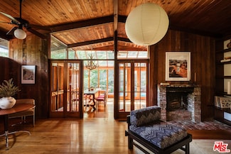 10412 Hebron Ln, Los Angeles, CA 90077