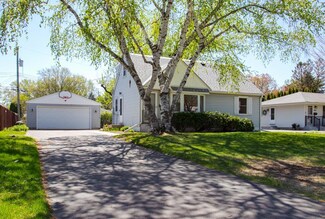 6807 51st Place N, Minneapolis, MN 55428