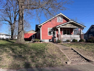 303 S Madison St, Bloomfield, IA 52537
