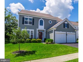322 W Armstrong Dr, Fountainville, PA 18923