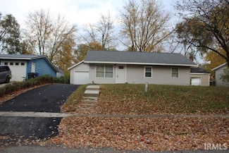 5808 Mendota Dr, Kokomo, IN 46902