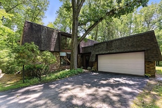 26 Ashfield Ln, South Hadley, MA 01075
