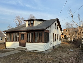 29 Pleasant St, Orange, MA 01364